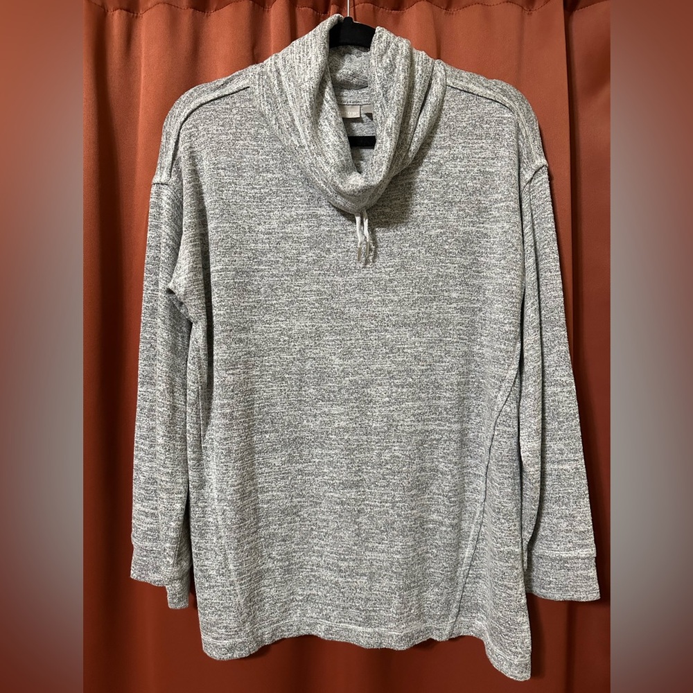Chico’s Zenergy Grey Soft Cowlneck Pullover Sweater Womens M (Chicos size 1)